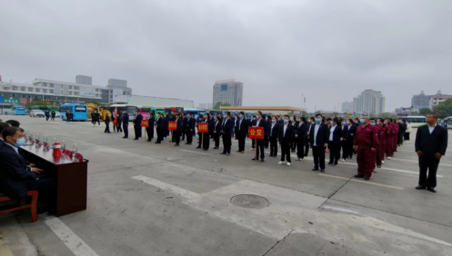 鷹潭長運 鷹潭公交：開展新能源公交車輛消防應(yīng)急演練