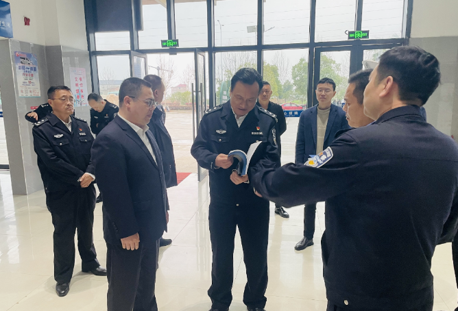 省公安廳領(lǐng)導(dǎo)督導(dǎo)鄱陽長運(yùn)“兩會(huì)”期間安全生產(chǎn)工作