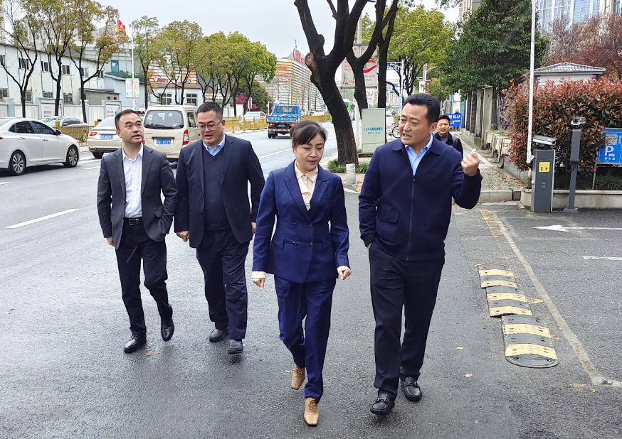 王曉一行蒞臨九江長運(yùn)調(diào)研指導(dǎo)工作