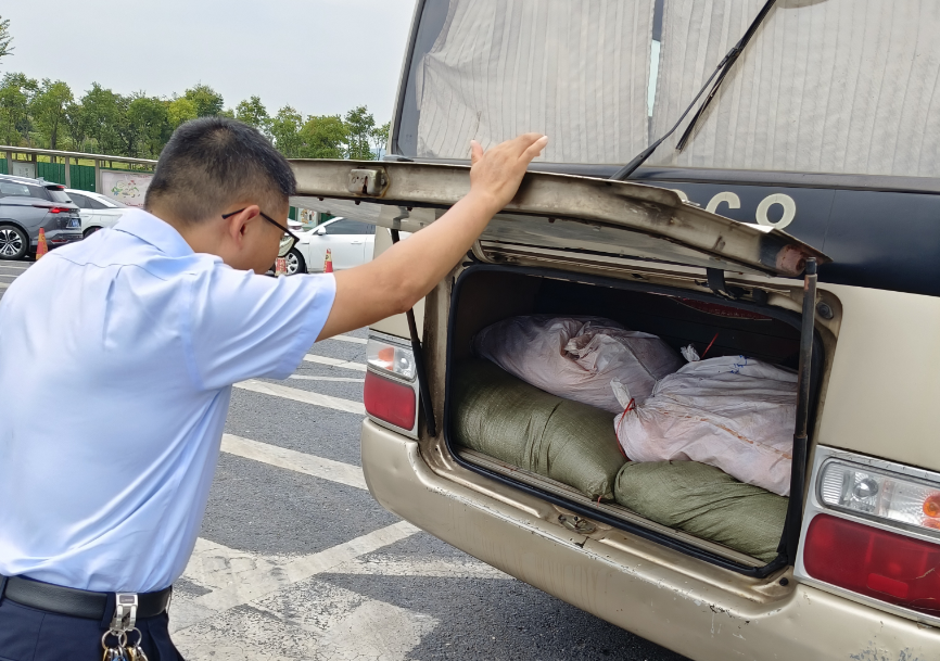 新余長運(yùn)：開展公營班線私帶行為專項(xiàng)稽查行動(dòng)