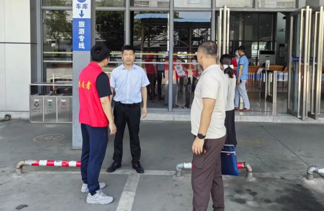 都市城際公交:市交通運輸局檢查南昌全域旅游集散中心節(jié)日期間安全生產(chǎn)工作